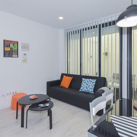 מטוסיניוס Near The Beach Apartments מראה חיצוני תמונה