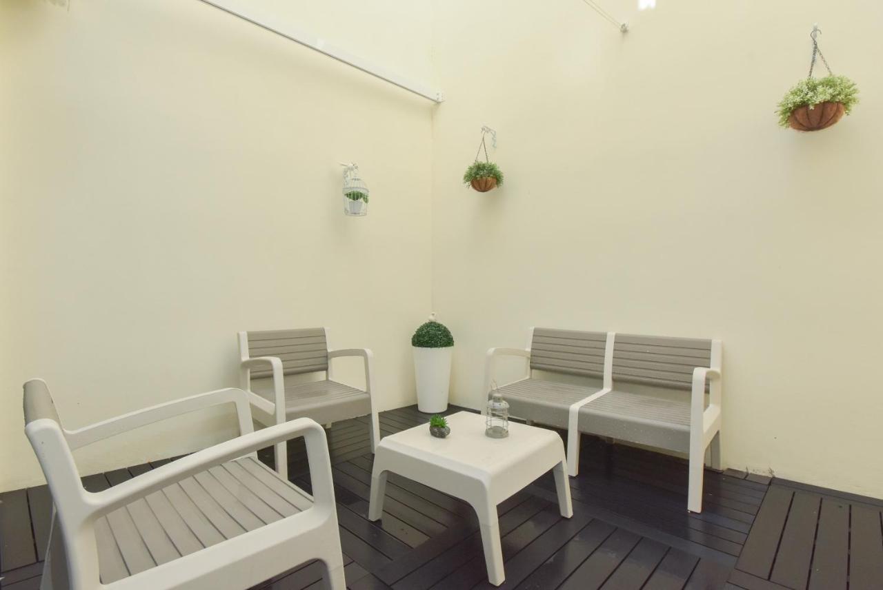 מטוסיניוס Near The Beach Apartments מראה חיצוני תמונה