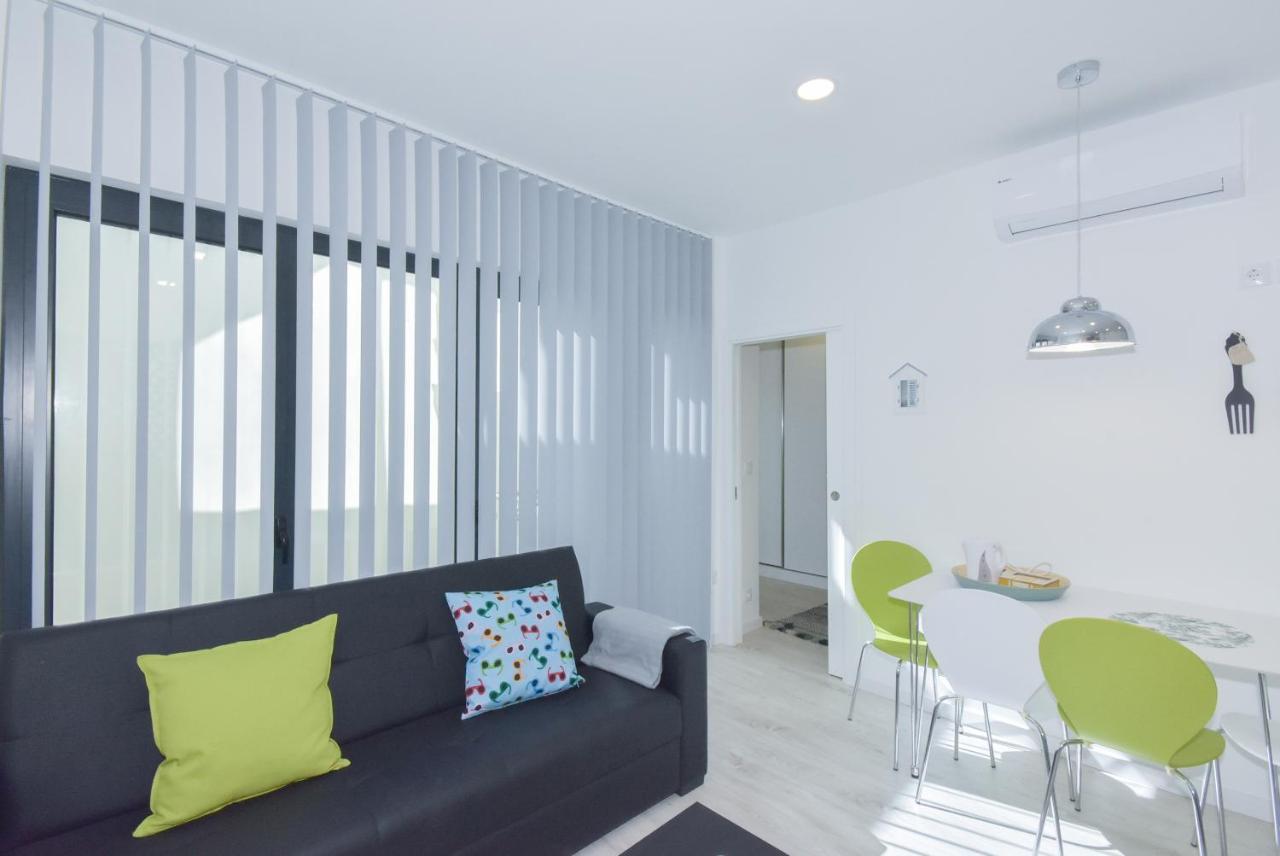 מטוסיניוס Near The Beach Apartments מראה חיצוני תמונה