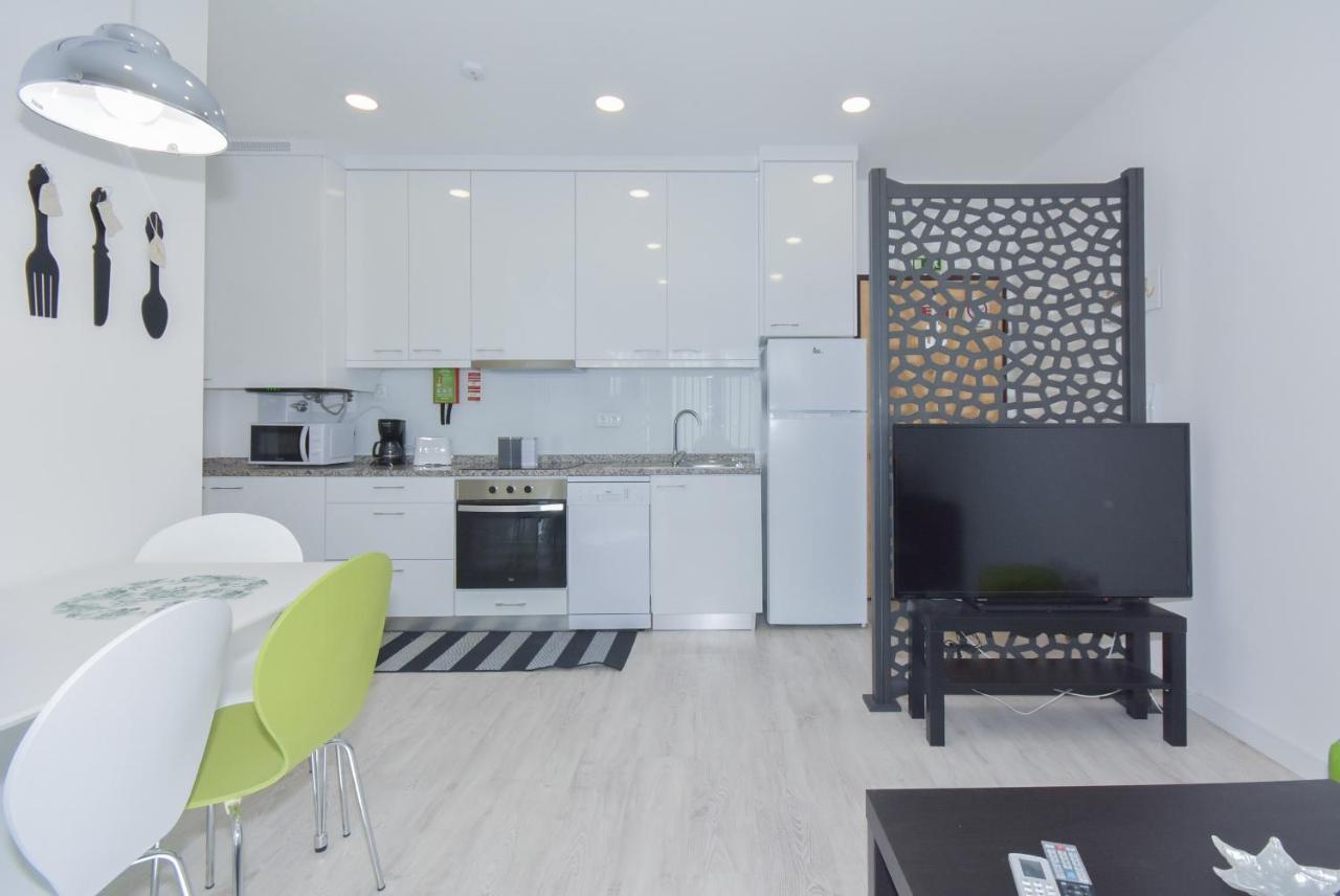 מטוסיניוס Near The Beach Apartments מראה חיצוני תמונה