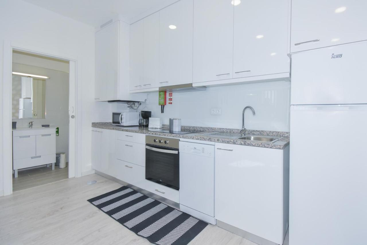 מטוסיניוס Near The Beach Apartments מראה חיצוני תמונה