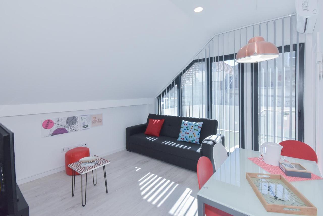 מטוסיניוס Near The Beach Apartments מראה חיצוני תמונה
