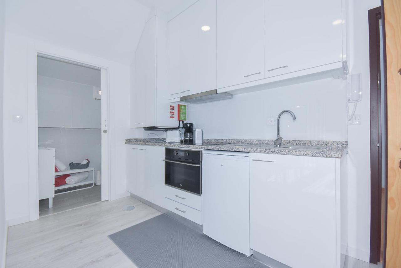 מטוסיניוס Near The Beach Apartments מראה חיצוני תמונה